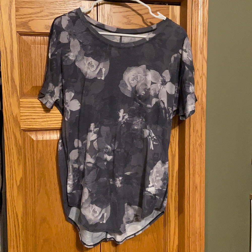 Womens north face short sleeve tshirt